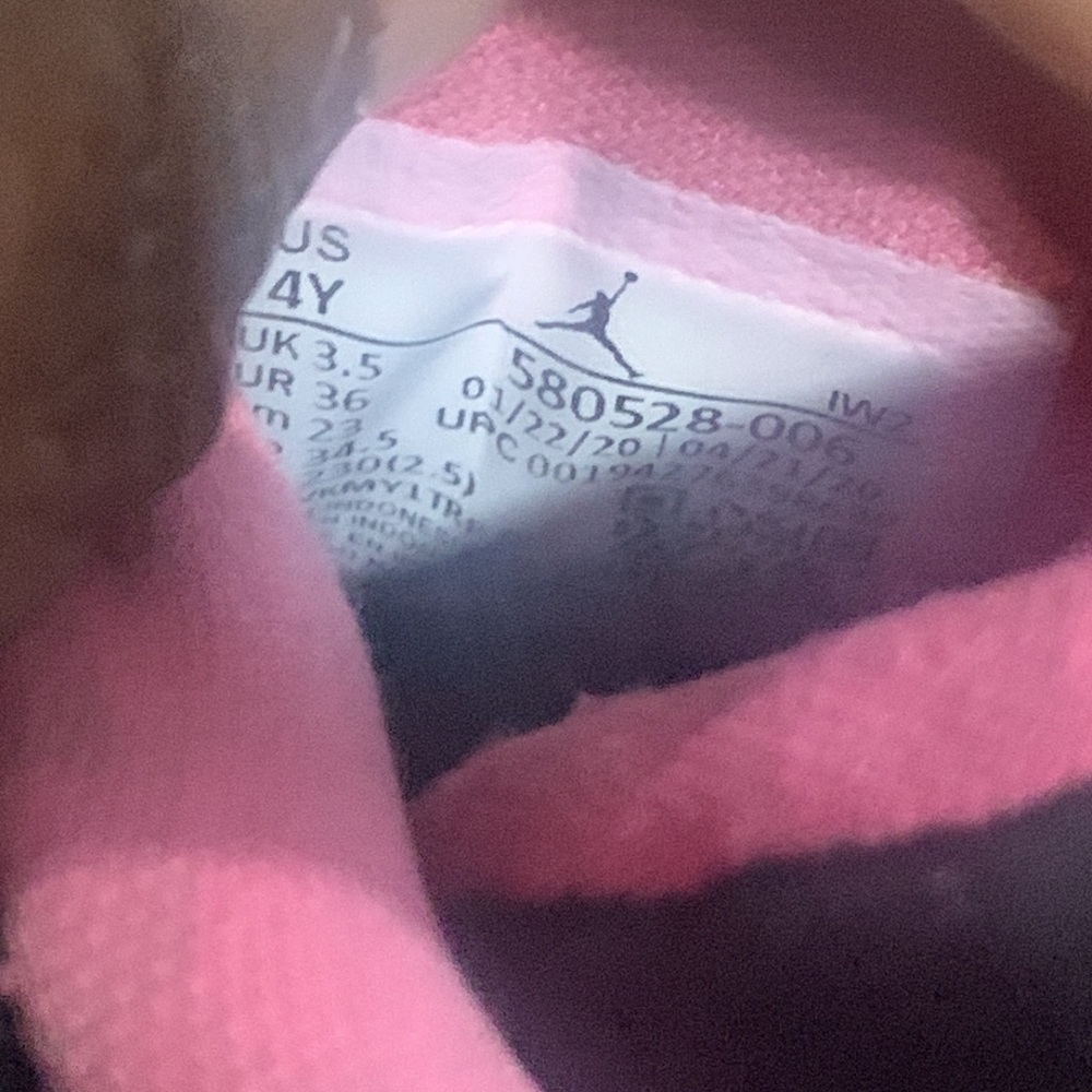 Girl Jordan shoes - Picture 10 of 14